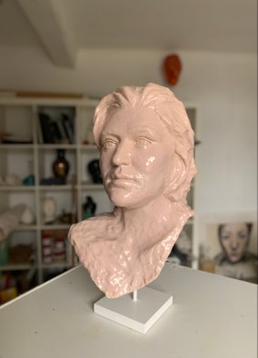 Valérie, ceramic, 2019. 